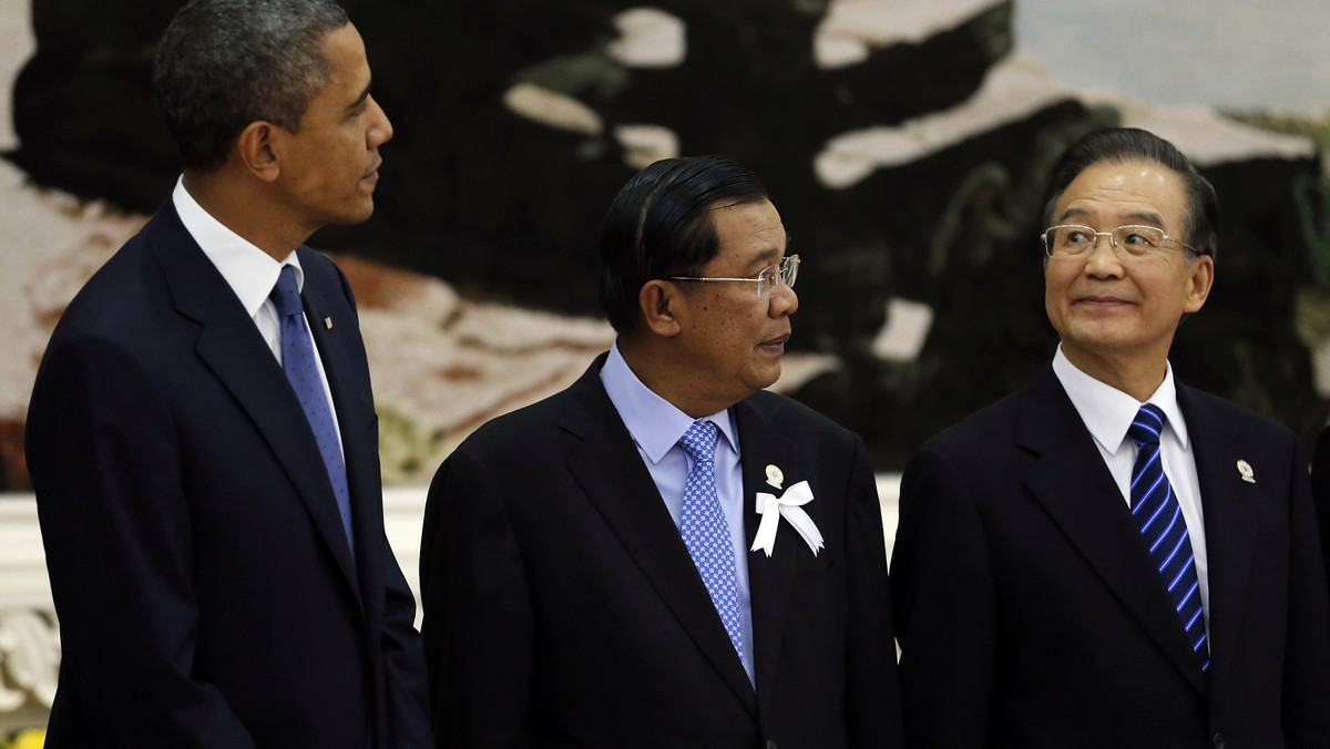 Szesnaście krajów z regionu Azji i Pacyfiku, w tym Chiny i Japonia, postanowiły we wtorek na szczycie ASEAN w Phnom Penh utworzyć największą na świecie strefę wolnego handlu. W spotkaniu w stolicy Kambodży uczestniczył też prezydent USA Barack Obama.
