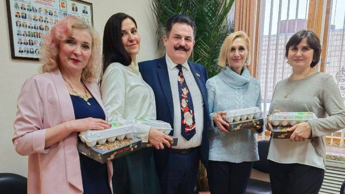 Zdjęcie z "premią" dla rosyjskich urzędniczek hitem w sieci. Ujawnia problem