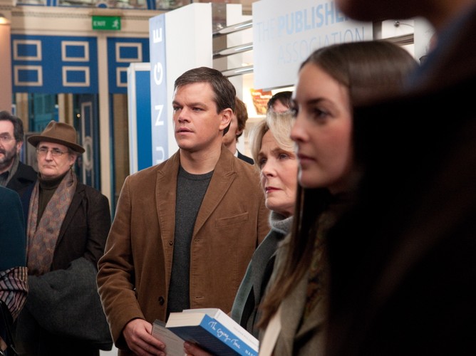 'Medium' (reżyseria: Clint Eastwood, premiera: 4 marca)