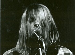 Dzień, w którym umarł rock. Kurt Cobain zastrzelił się 20 lat temu [ZDJĘCIA]