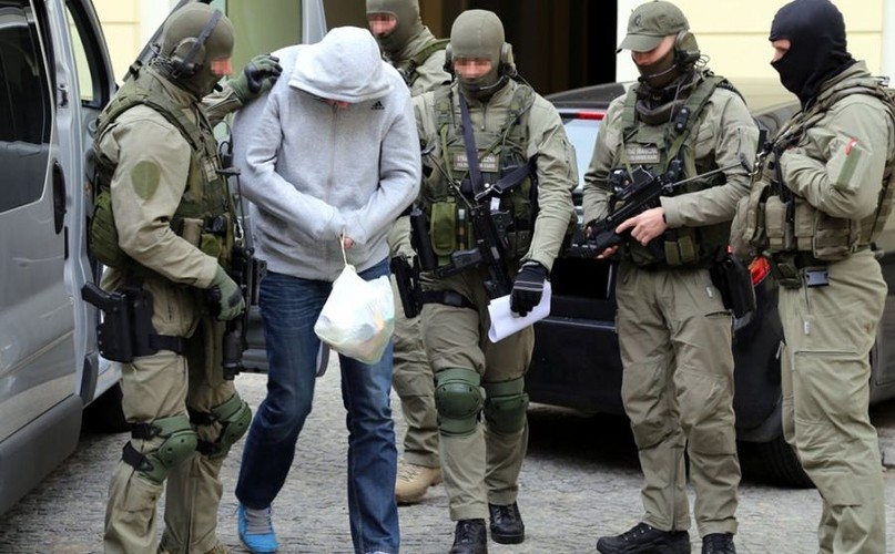 Policja i straż graniczna razem rozbiły gang paserów części samochodowych