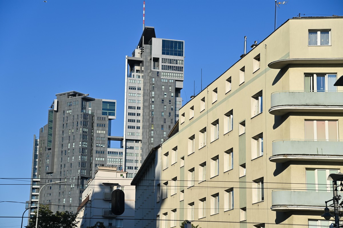 Wieżowce Sea Towers w śródmieściu Gdyni