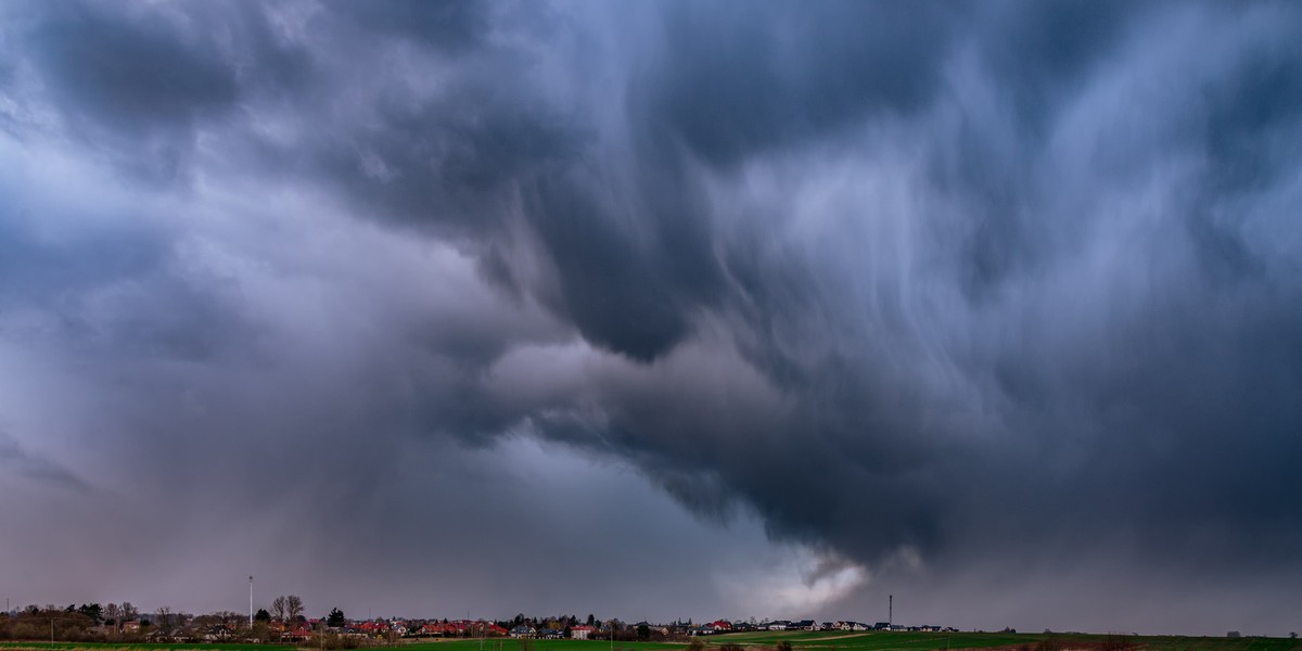 Gwałtowe wyładowania atmosferyczne są w Polsce coraz częstszym zjawiskiem.