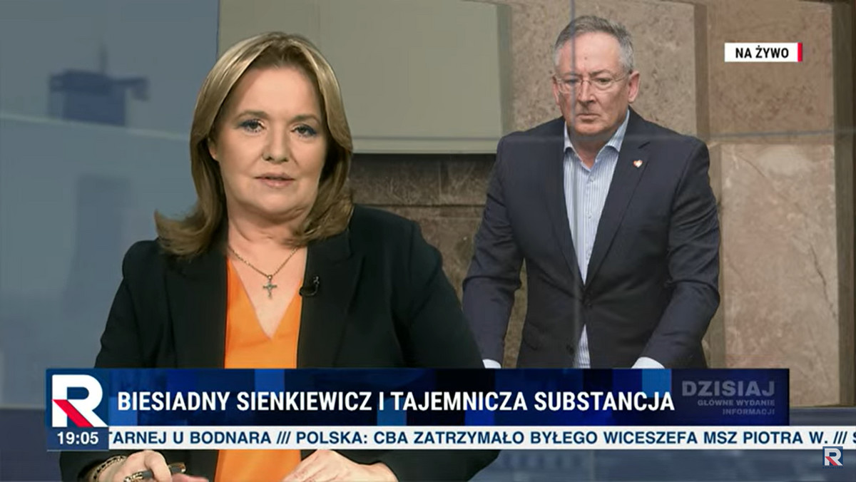TV Republika pyta, co Sienkiewicz miał w woreczku. Jest odpowiedź