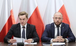 Komisja weryfikacyjna uchyliła decyzje ws. nieruchomości przy Brackiej 20 i Schroegera 74