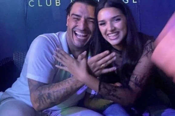 “NISAM HTEO NIKOGA DA UVREDIM” Oglasio se Darko Lazić ZBOG SPORNE FOTOGRAFIJE SA ALBANKOM: "Nisam želeo da budem deo bilo kakvih podela"