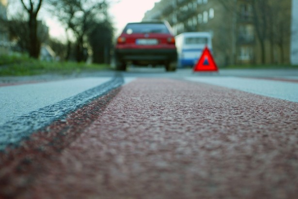 Ceny polis samochodowych OC zdrożały od początku roku nawet o jedną piątą. Z kolejną serią podwyżek 17 mln kierowców zderzy się już od stycznia. Też o 20 proc.- zapowiada "Gazeta Wyborcza". fot. sxc.hu