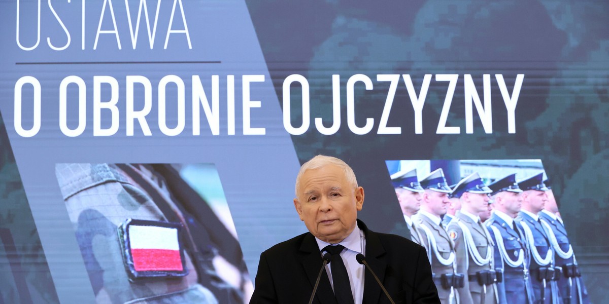 Wydatki mają być znacznie większe niż te założone w ustawie o obronie Ojczyzny.