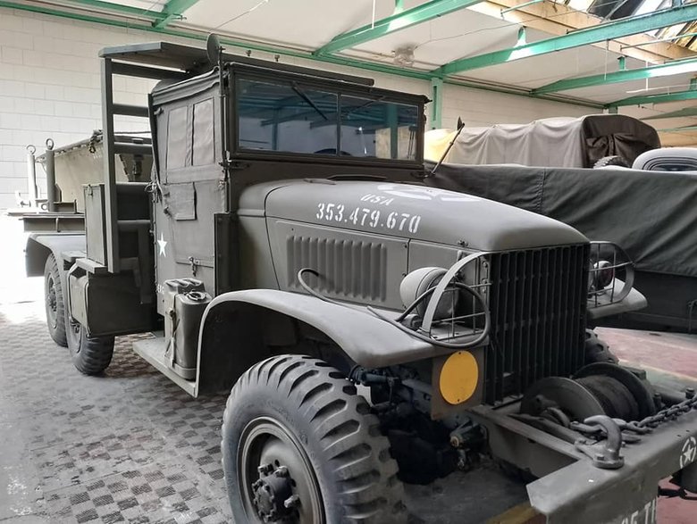 GMC CCKW, do transportu łodzi desantowych, prod. 1943, poj. 4420cm3, moc 102 KM