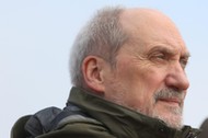 Antoni Macierewicz MON wojsko armia żołnierze PiS polityka Prawo i Sprawiedliwość