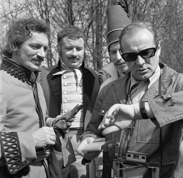 Na planie serialu "Janosik". Marian Kociniak pierwszy od lewej (1972)