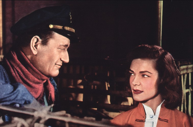 John Wayne i Lauren Bacall w filmie 'Chiński szlak'