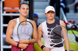 Iga Świątek spadła na ziemię. Aryna Sabalenka wkracza do jej królestwa [FELIETON]