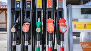 Podatkowy marketing na fakturach za prąd i na stacjach paliw