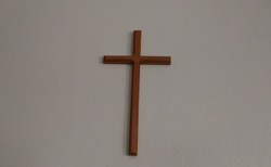 Czy Polacy akceptują obecności Kościoła w polityce i krzyży w miejscach publicznych? SONDAŻ