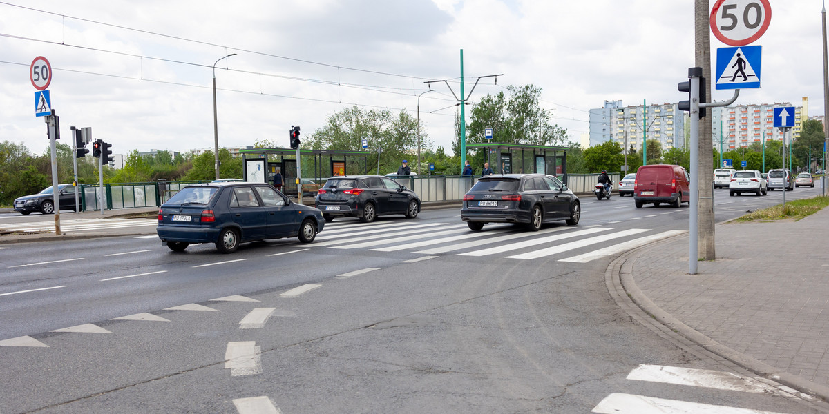 W piątek 20 maja na gdańskich drogach doszło do 14 kolizji i poważnego wypadku, po którym dwie osoby w stanie ciężkim zostały przewiezione do szpitala