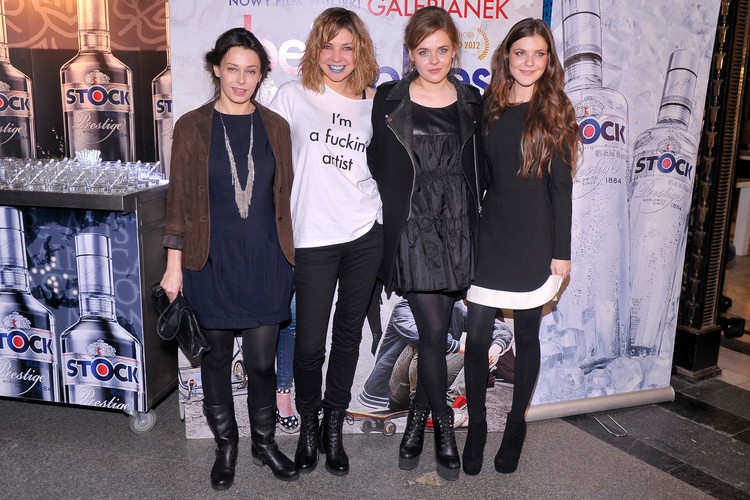 Katarzyna Rosłaniec i jej gwiazdy: Renata Dancewicz, Magdalena Berus i Klaudia Bułka na premierze filmu 'Bejbi Blues'