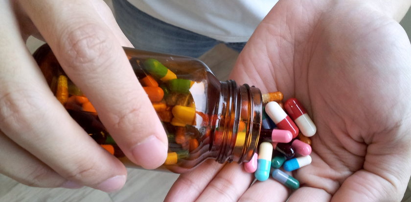 Seniorzy łykają coraz więcej tabletek