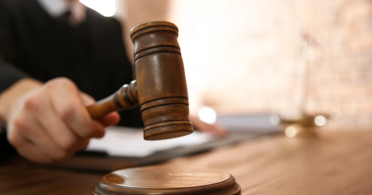 13-latek podejrzany o zabójstwo 17-letniego brata umieszczony w schronisku