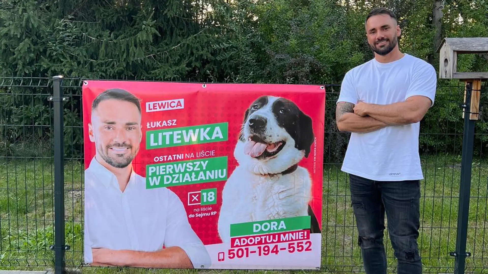 Zamiast polityków promował psy do adopcji. Przegania lidera listy