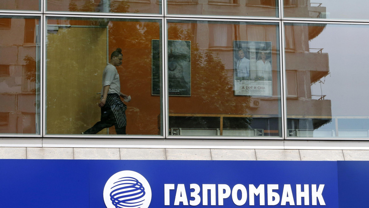 Nałożone przez Unię Europejską sankcje gospodarcze wobec Rosji dotkną pięć rosyjskich banków. Są to: Sbierbank, WTB (VTB), Gazprombank, Wnieszekonombank i Rossielchozbank - wynika z rozporządzenia, opublikowanego w czwartek w Dzienniku Urzędowym UE.