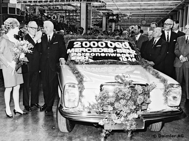 50 lat Mercedesów W 114/115