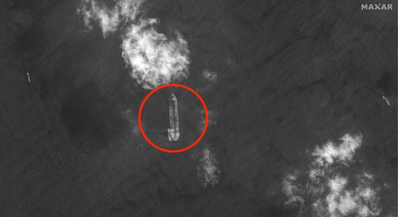 An overview of the Sounion with a salvage tug and support vessels in the Red Sea on September 14, 2024.Satellite image 2024 Maxar Technologies.