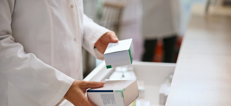 Pilny komunikat z aptek. Popularny lek z ibuprofenem wycofany z rynku