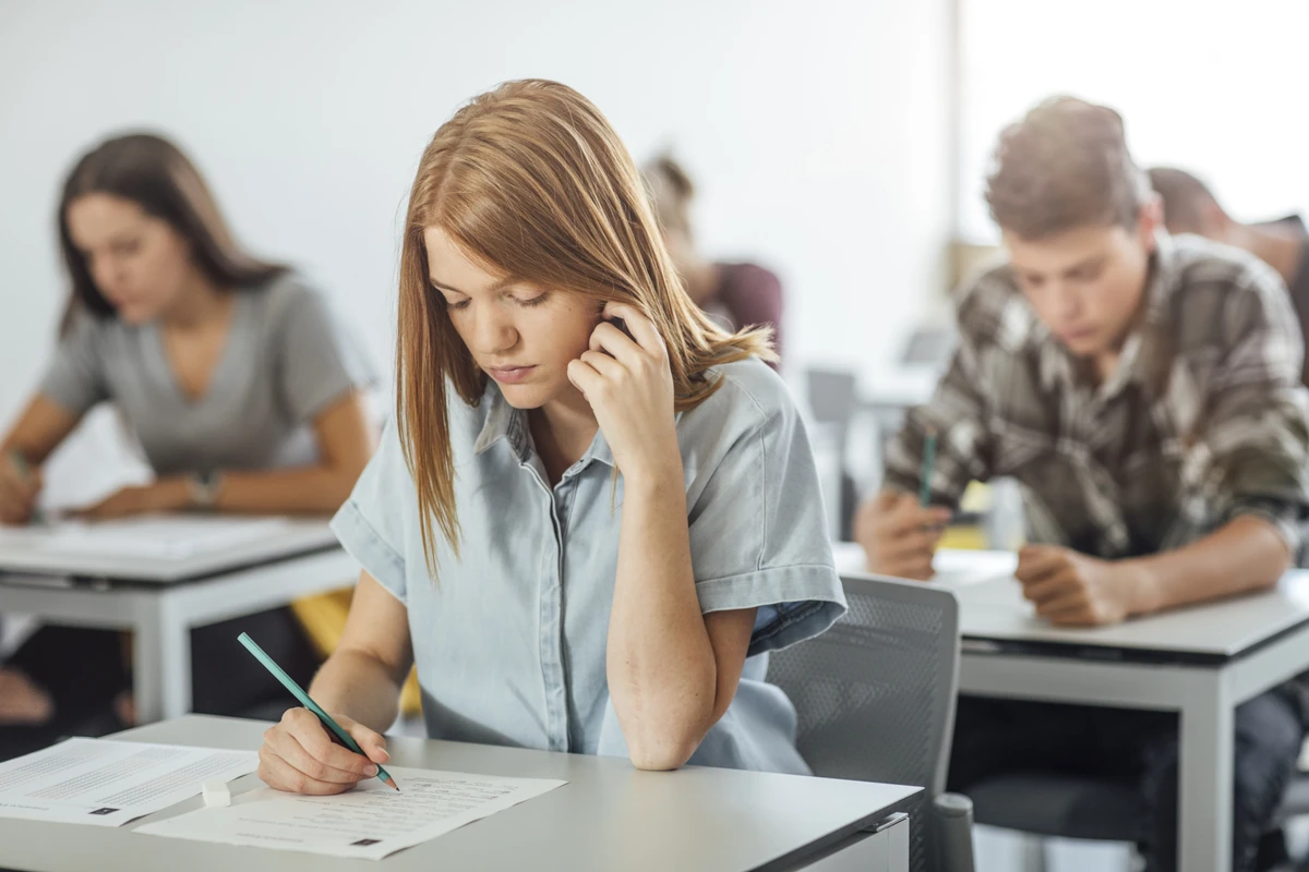 Matura 2025. Czym jest notatka syntetyzująca? Jak ją napisać?