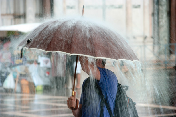 Dziś i weekend pogoda nie będzie rozpieszczać. PROGNOZA POGODY