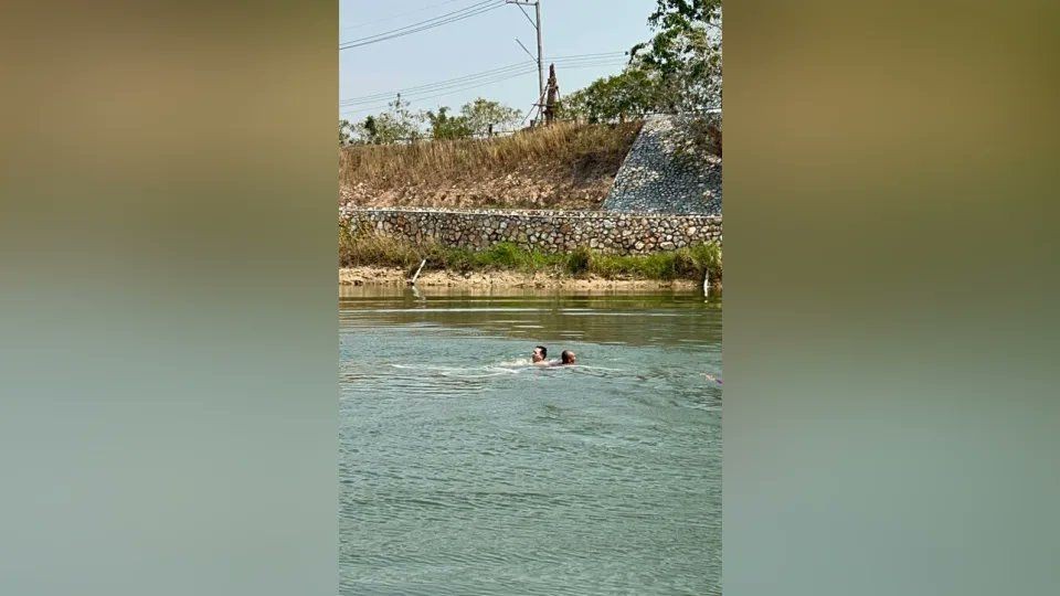 Mužovi sa pri bungee jumpingu roztrhlo lano.