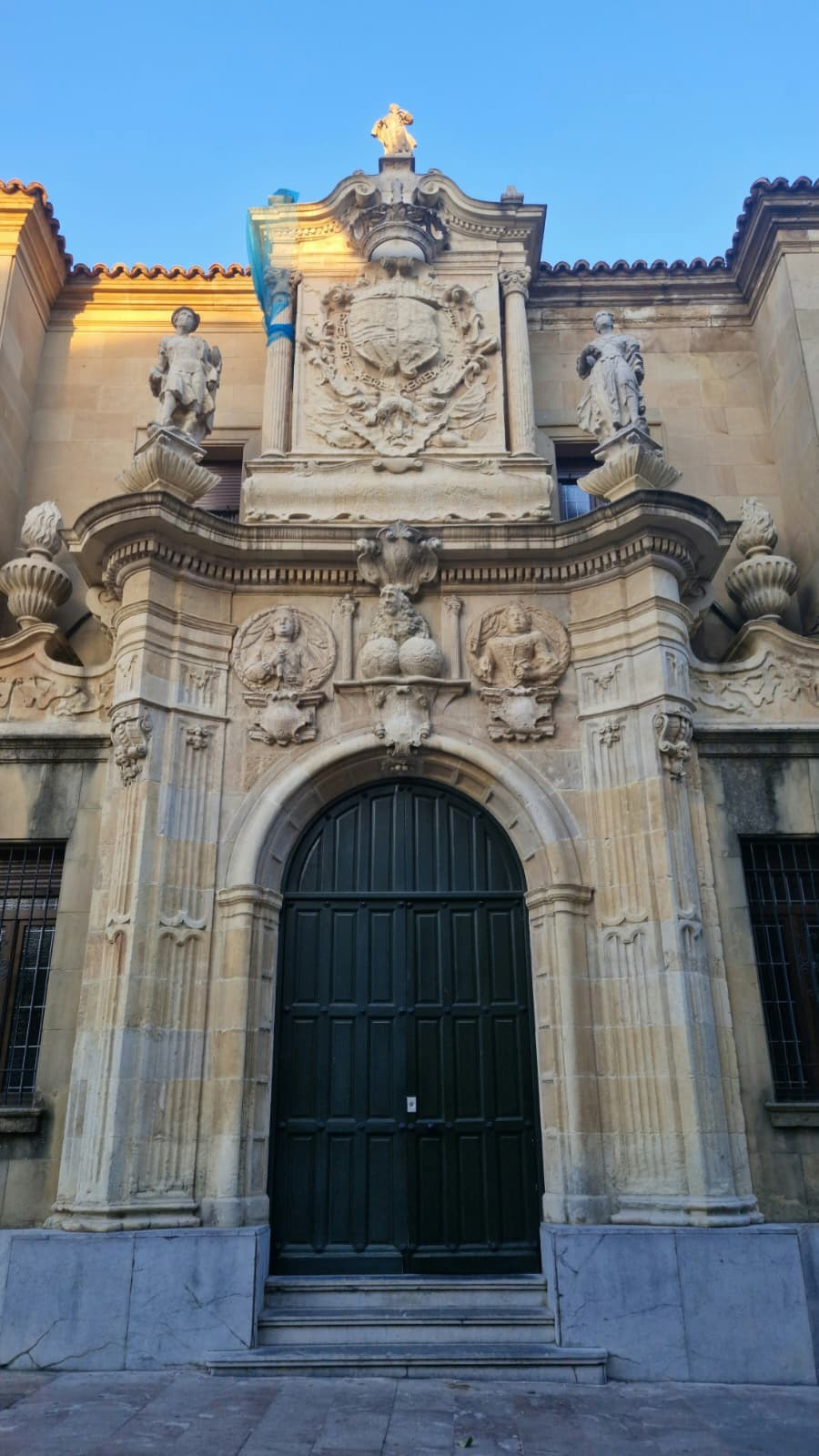 12,5 años por envenenarle con chocolatina: meses después le atacó con ácido