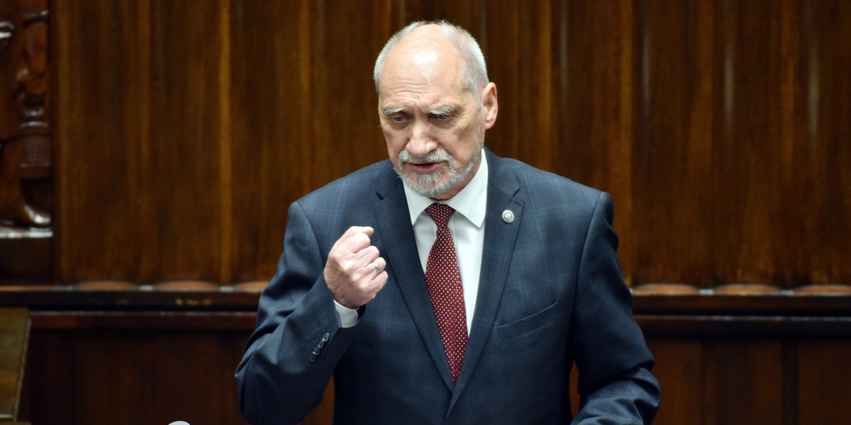 Antoni Macierewicz zwołał pilną konferencję w sprawie katastrofy smoleńskiej. 