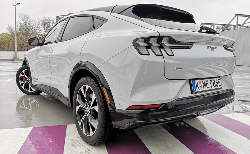 Ford Mustang Mach-E AWD 98 kWh