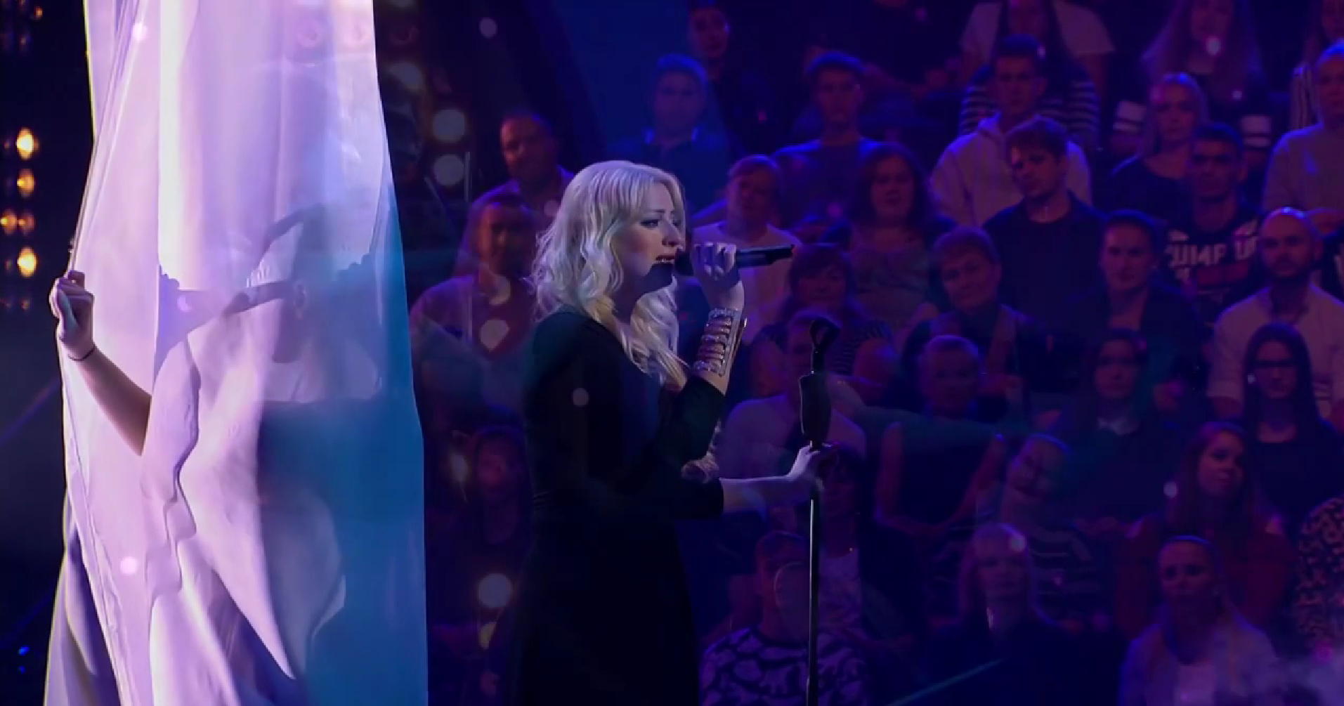Haščáková v 2019 spievala v Chart show.