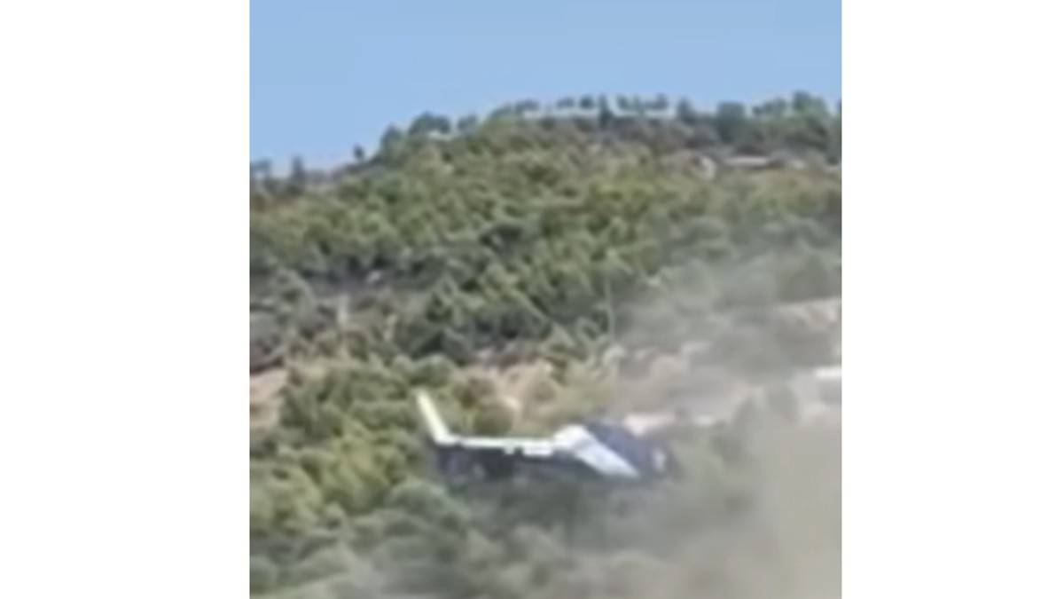 Helikopter sleteo na plažu u Grčkoj