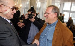 Nocne spotkanie Michnika z Jaruzelskim. TVP publikuje nagranie