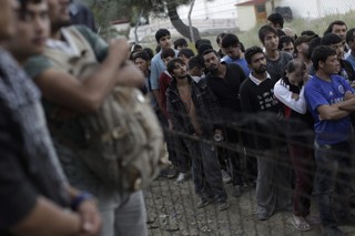 Kryzys migracyjny w UE: Politykę otwartych drzwi zastąpi polityka powrotów