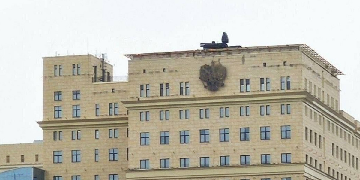  W Moskwie coraz więcej broni. Rozmieszczają rakiety na dachach.