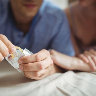 Óvszerhasználat mellett is elkaphatom a HPV-t? Itt a szakorvos válasza