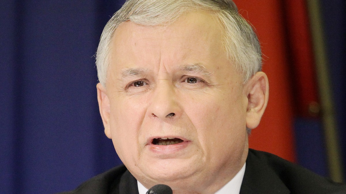 Prezes PiS Jarosław Kaczyński ocenił w środę, że polityka zagraniczna rządu Donalda Tuska jest "jedną wielką porażką". W jego opinii stosunki Polski z Rosją są "nierównoprawne" i degradują nasz kraj na arenie międzynarodowej.