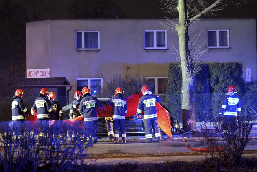 Rozbity samochód kolumny rządowej, którym poruszała się premier Beaty Szydło, 10.02.2017 r.