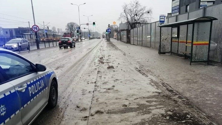 Łódź. Zabłocił jezdnię, dostał mandat