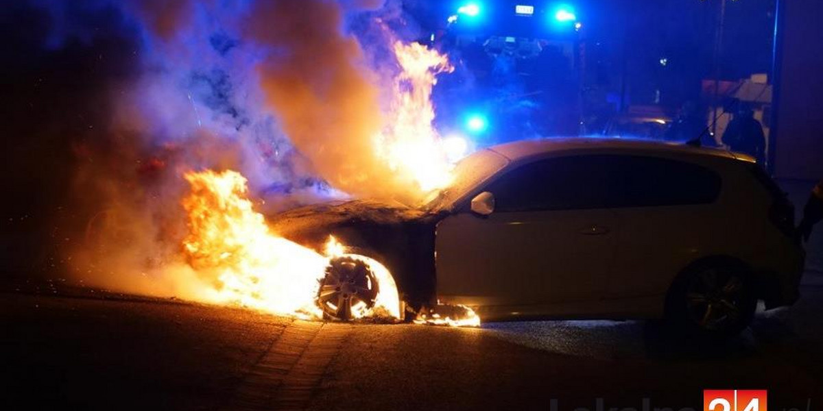 Chciał podpalić mieszkanie, spalił BMW. 29-latek zatrzymany 