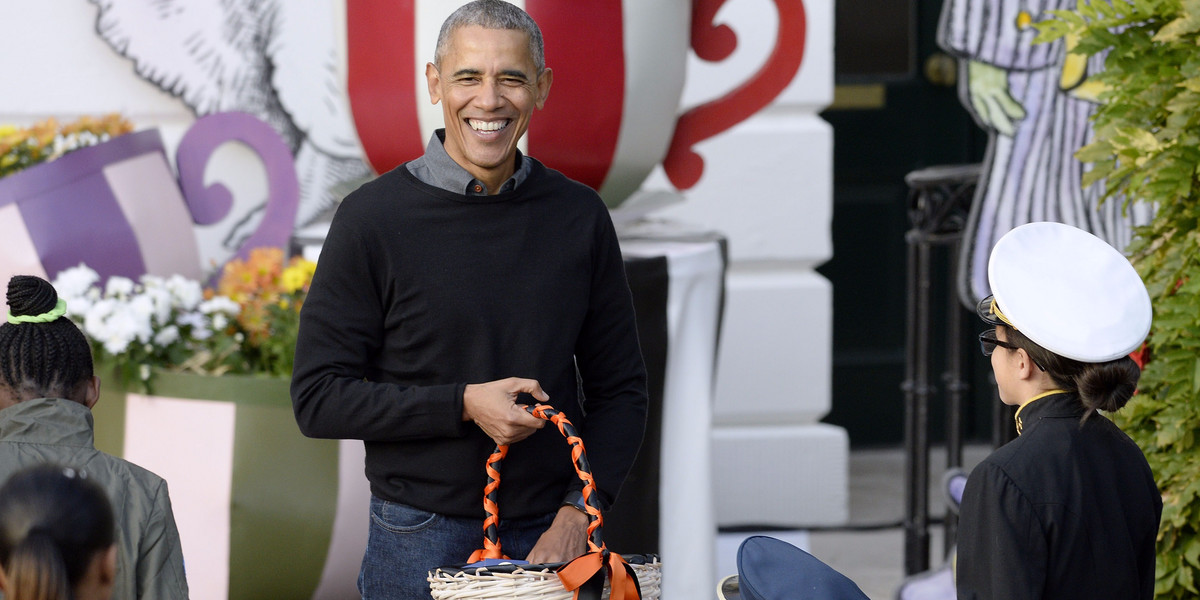 Barack and Michelle Obama handed out candy and did a 'Thriller' dance for Halloween