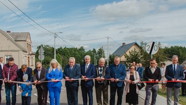 Kuriozalne otwarcie drogi na Podlasiu. Dla oficjeli zabrakło wstęgi [ZDJĘCIA]