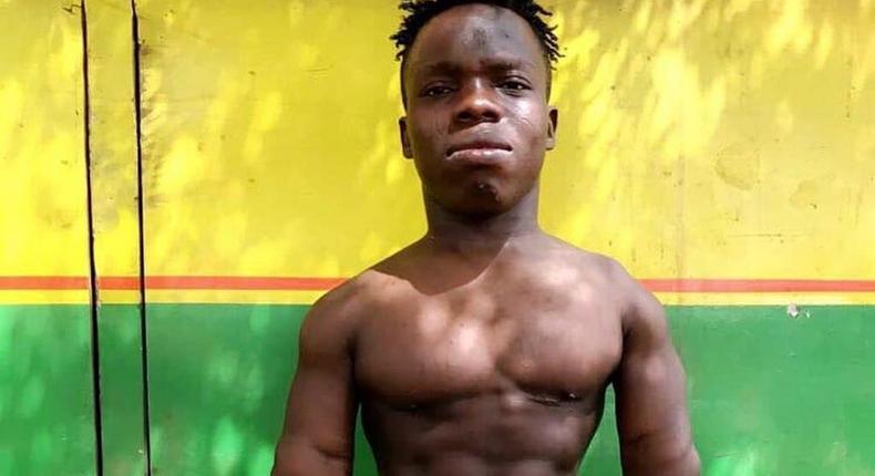 Shatta Bandle flaunts six packs