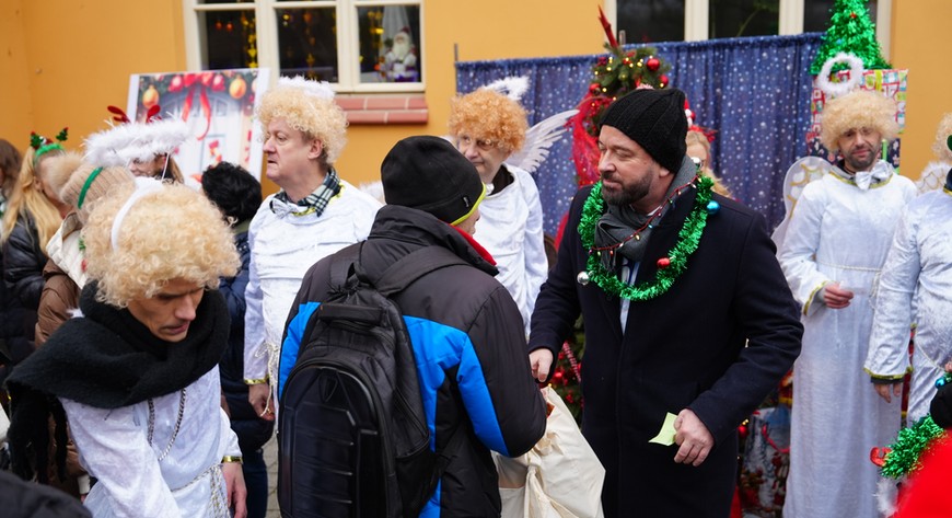 Paczkami Dobrych Relacji, a także dobrym słowem, częstował m.in. prezydent Jacek Sutryk. 