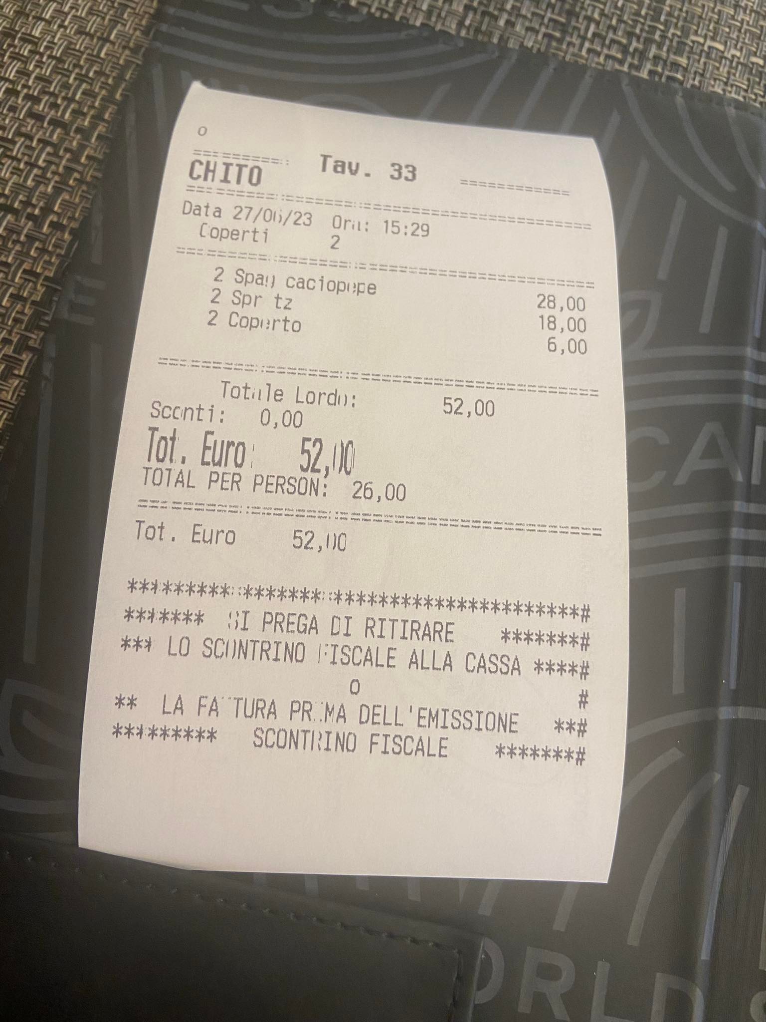V niektorých reštauráciách sa platí aj za obsluhu.