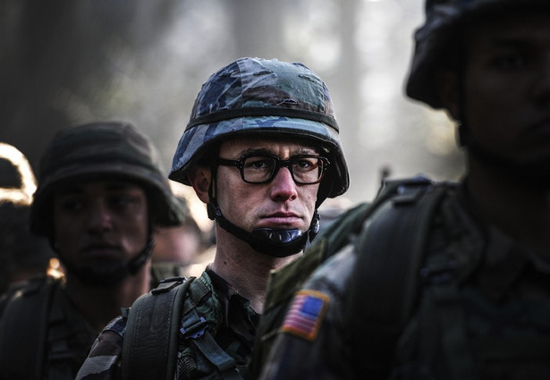 Oliver Stone przesuwa premierę "Snowdena" i traci szansę na Oscara